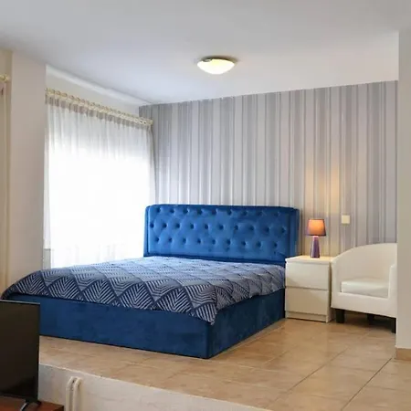 A Modern Bright Studio In The Center Of Kastoria Exterior photo