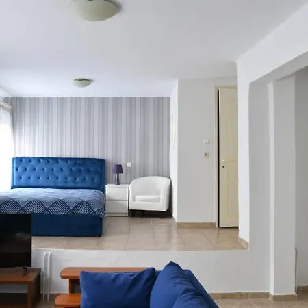 A Modern Bright Studio In The Center Of Kastoria Exterior photo