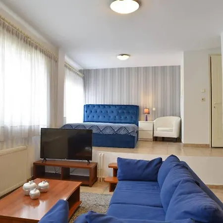 A Modern Bright Studio In The Center Of Kastoria Exterior photo